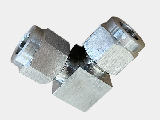 卡套式弯通中间接头